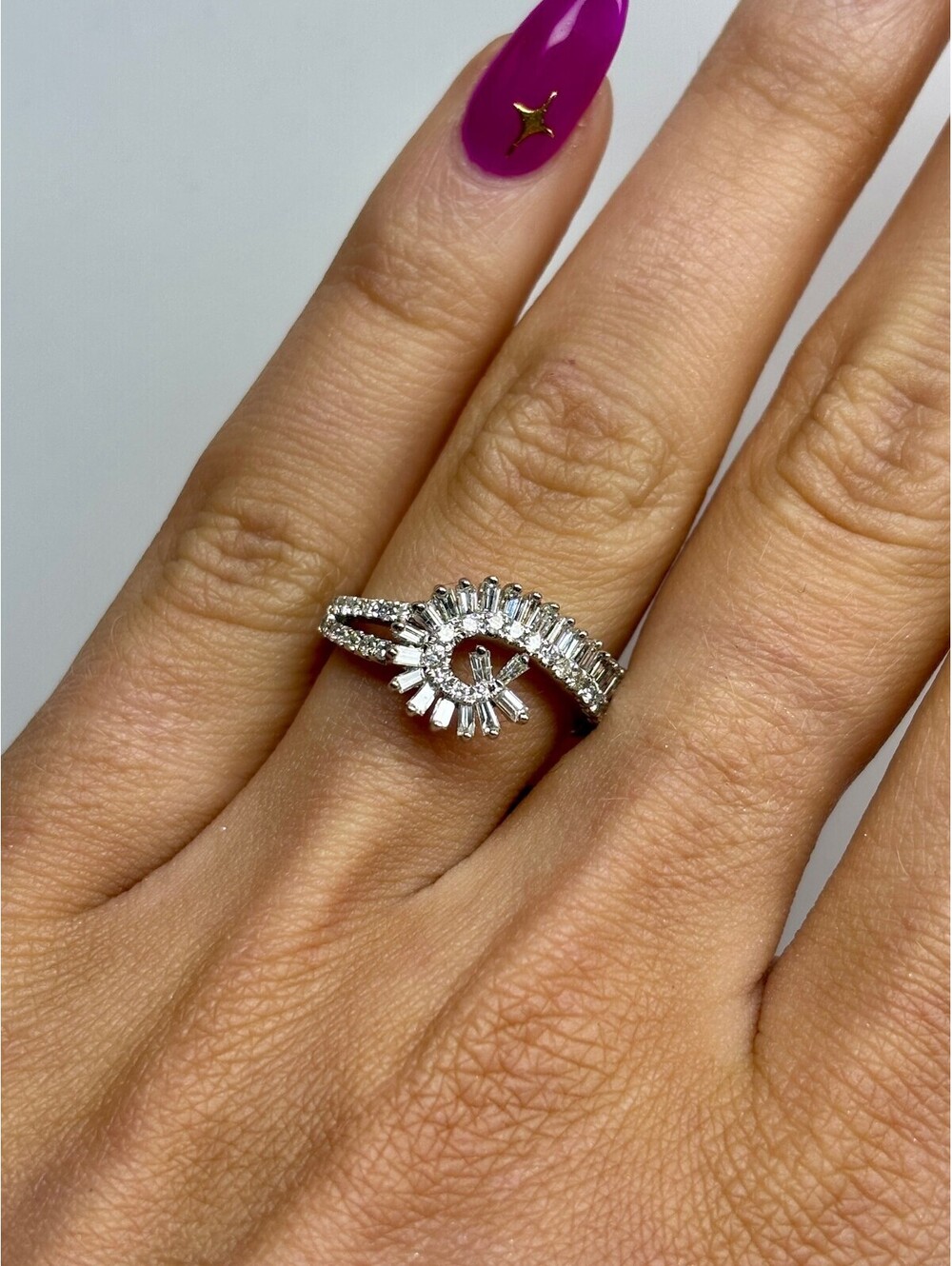 18k White Gold Diamond Ring